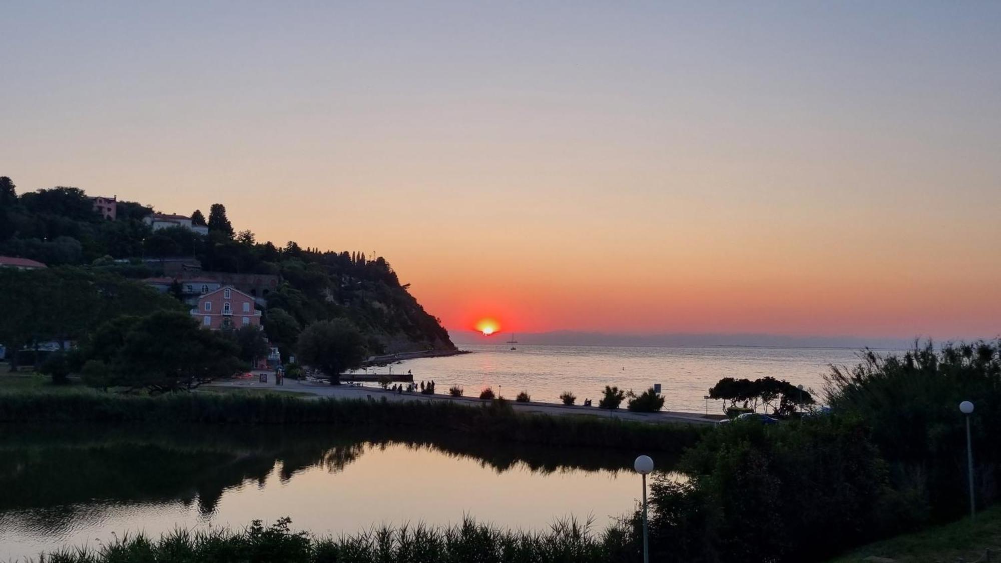 Apartament House - Private Oasis - Beachfront With A Sea View Terrace