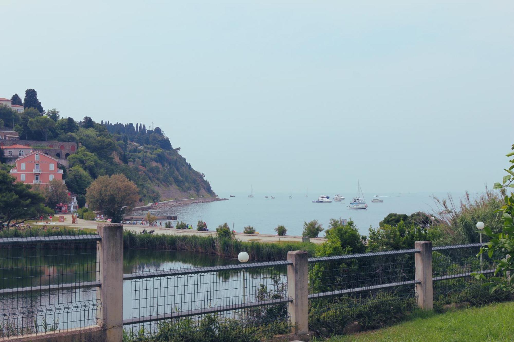 House - Private Oasis - Beachfront With A Sea View Terrace Apartament *